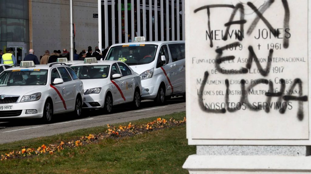 Día crucial en el conflicto del taxi en Madrid