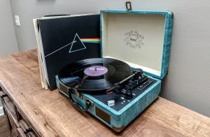 mgattorna-record-player-4994400