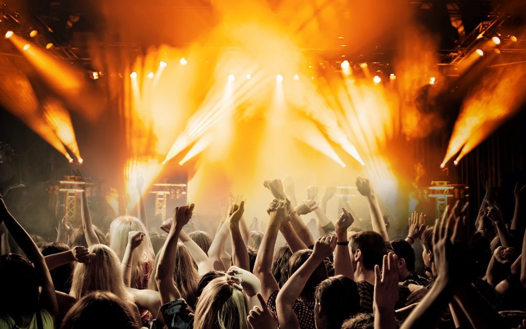 4339272-event-party-3005668_1920
